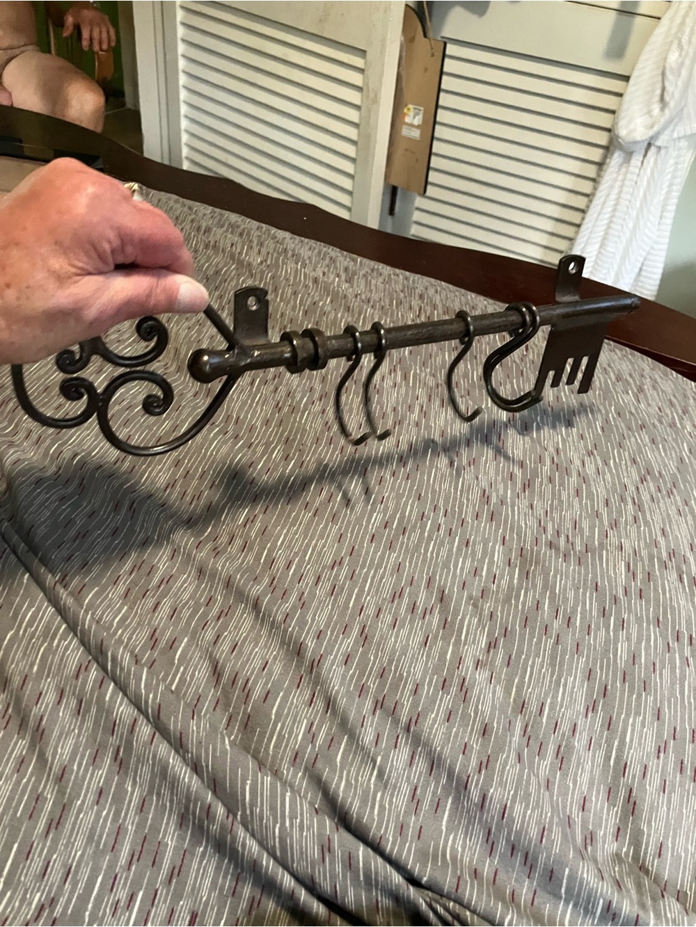 Decorative Wall-Mounted Iron Hook Rack in Dark Bronze